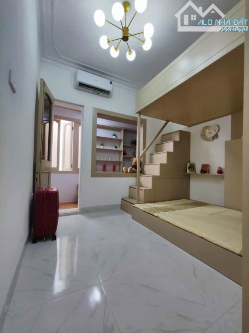 Cho thuê căn hộ tập thể phố Lê Thánh Tông, Hoàn Kiếm – Gần Nhà Hát Lớn, 3PN, Full nội thất - 3