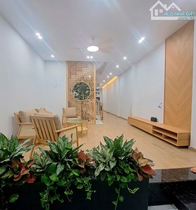 NHÀ MỚI 3 TẦNG HIỆN ĐẠI – FULL NỘI THẤT CAO CẤP – CẠNH LÔ GÓC NGUYỄN KHÁNH TOÀN - 3