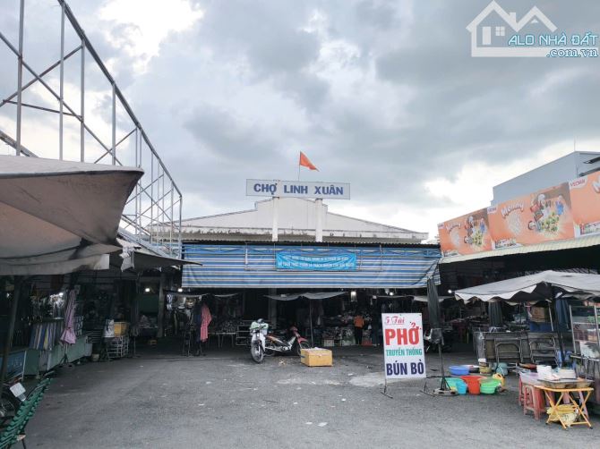 Nhà Linh Xuân, Hẻm xe hơi nhỏ, DT 98m2, 7 x 14, 4 Phòng Ngủ, chỉ 3.xTỷ - 3