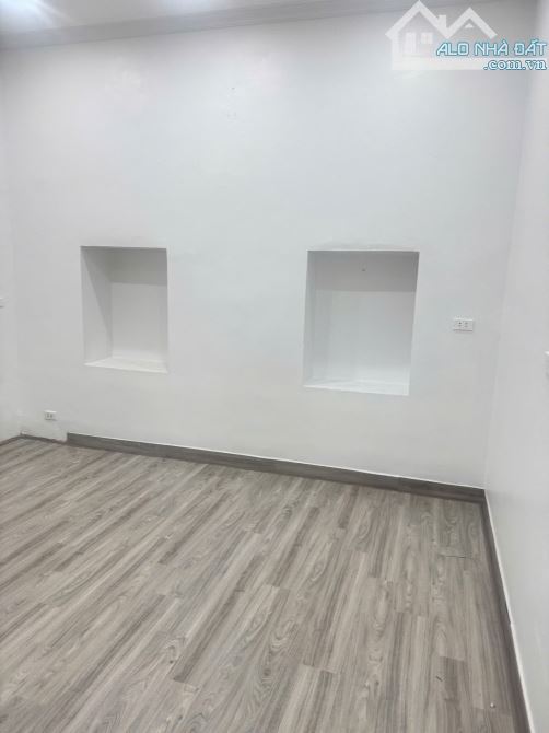 Cho thuê nhà phố Hàng Đậu, Đồng Xuân, Hoàn Kiếm. DT 26m x 3 tầng, giá 7tr - 3