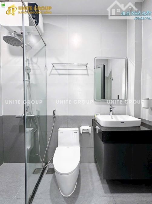CĂN HỘ TÁCH BẾP FULL NỘI THẤT BAN CÔNG GIÁ NGAY VỊ TRÍ QUẬN 1 - 3