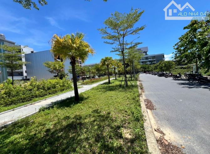 Bán đất KĐT FPT Đà Nẵng, dt:204m2(12x17m), đường 2 làm 36 - 4