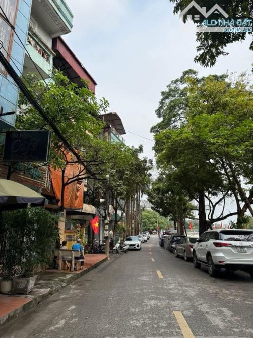 BÁN NHÀ LẠC LONG QUÂN-DÂN XÂY-FULL NỘI THẤT-SÂN ĐỂ XE-LÔ GÓC-VIEW THOÁNG SÁNG-38M*5T HƠN 7 - 4