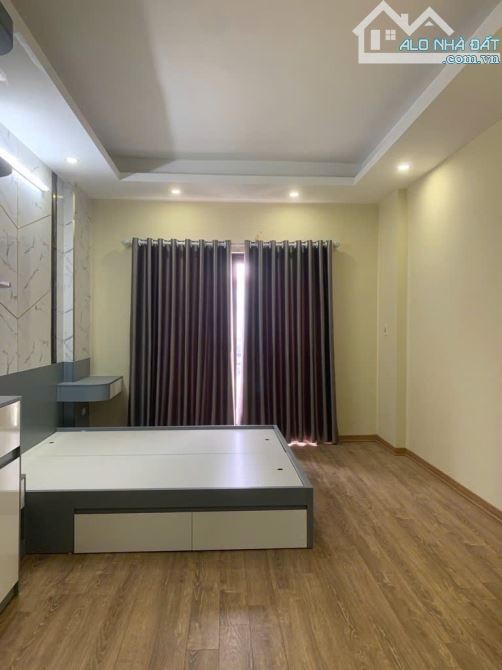 CHO THUÊ NHÀ THẠCH BÀN - NGUYÊN CĂN 5 TẦNG – Ô TÔ TRÁNH – 10TR/THÁNG - 4