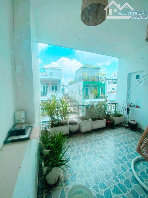 BÁN NHÀ Ở LIỀN HẺM XE HƠI GẦN TÂN HƯƠNG 3 TẦNG 80M2 VUÔNG VỨC GIÁ 8.X TỶ - 4