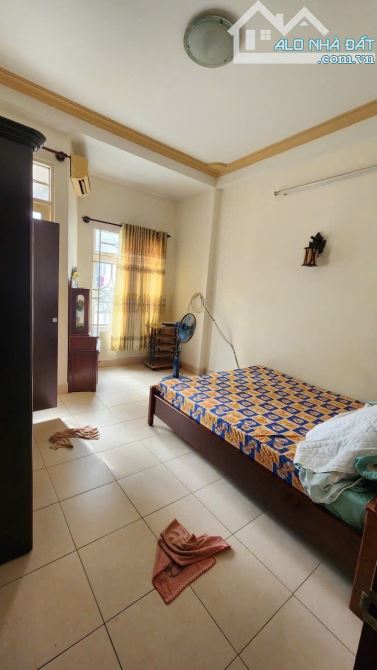 Bán nhà - hẻm vào đài tưởng niệm Bác Hồ hẻm xe hơi tránh nhau. - 4