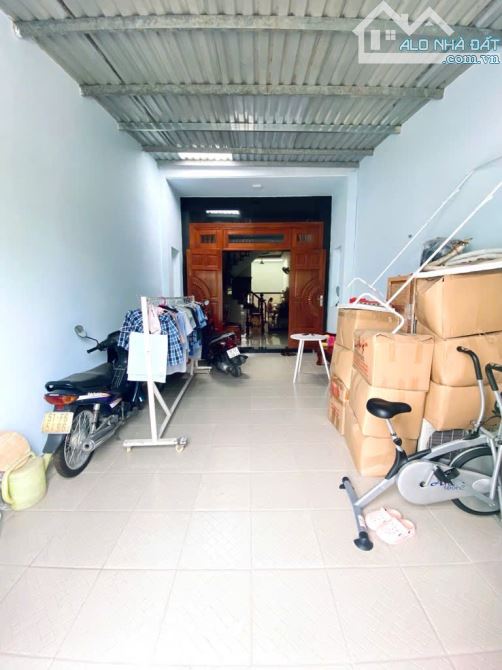 Nhà Thạnh Lộc 41 gần Đường Lớn Hà Huy Giáp 4x19, 2Tầng, có gara ô tô, giá 5.1ty - 4