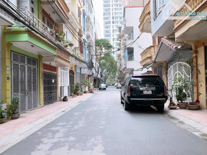 BÁN NHÀ XUÂN LA 85m2. GARA Ô TÔ 2 Ô TÔ - PHÂN LÔ - 2 Ô TÔ TRÁNH ĐỖ NGÀY ĐÊM + VỈA HÈ