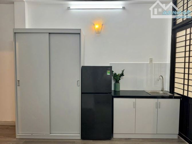CĂN STUDIO FULL NỘI THẤT BAN CÔNG CỰC XINH MÀ GIÁ CỰC MỀM Ở QUẬN 1 - 4