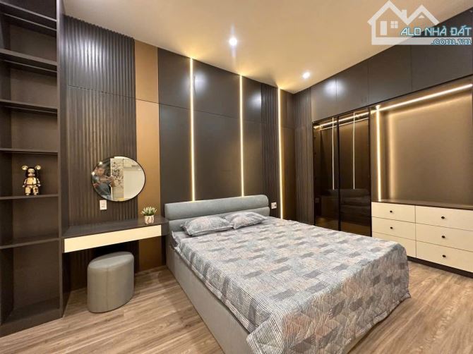 Bán nhà 3 tầng mặt tiền Trưng Nữ Vương - 4