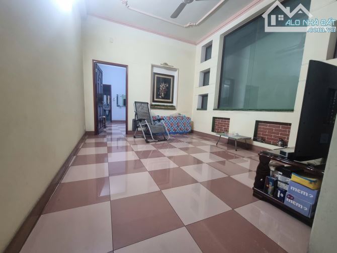Mặt tiền Lý Thường Kiệt, ngay vòng xoay, 5 tầng, 4.3x36, giảm mạnh 3 tỷ chỉ còn 42,3 tỷ. - 4