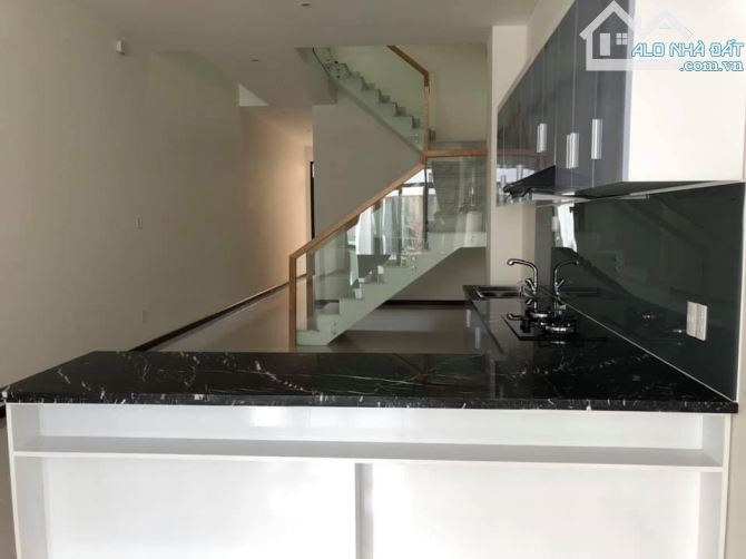 🏡 CẦN BÁN NHÀ 1 TRỆT 2 LẦU (4PN, 5WC, SÂN VƯỜN, HẺM Ô TÔ) – BA CU, P.3 – 245m² – 17 TỶ - 4