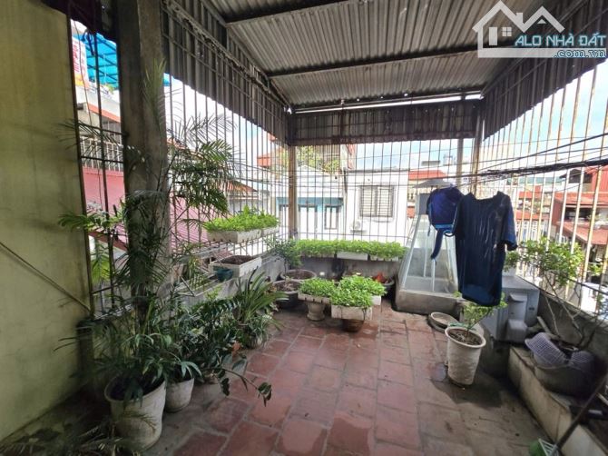 Gần 40m2 , 4 ngủ , Bạch Mai , Ngõ Nông Rộng , Vị trí đắc địa lõi , Giá cực tốtHBT - 4