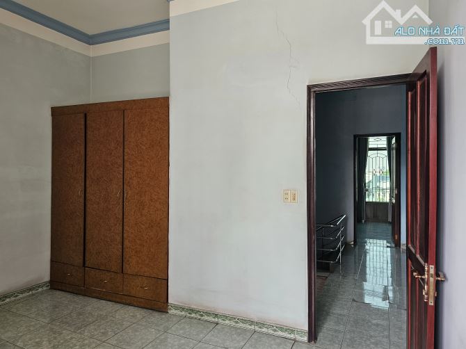 NHÀ 1 TRỆT 2 LẦU MẶT TIỀN ĐƯỜNG ĐỒNG KHỞI - 4