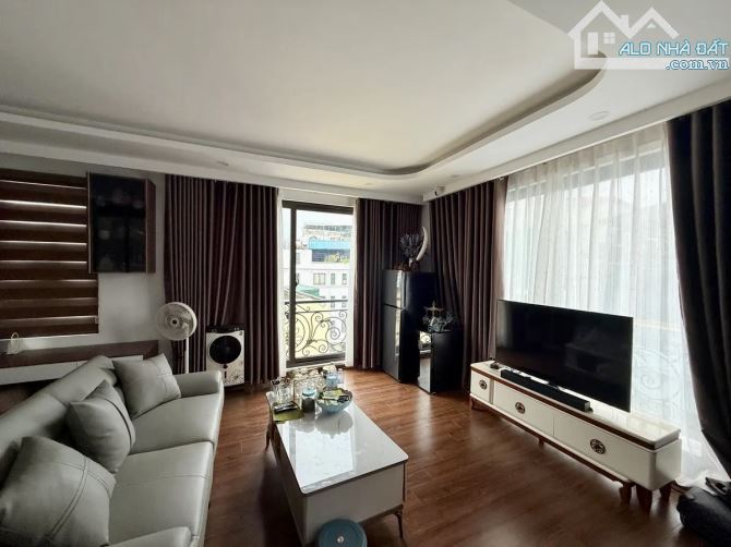 🌟 Bán nhà phân lô Vũ Tông Phan – Lô góc, ô tô tránh – Thang máy – 7 tầng – giá chỉ 18.5 t - 4
