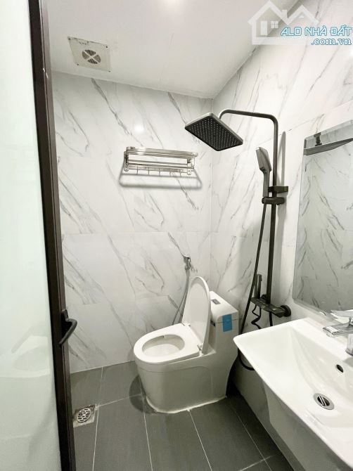 CẦU GIẤY 61/65M², 6 TẦNG, MT 4M, 22.5 TỶ – Ô TÔ ĐỖ CỬA – DÒNG TIỀN ỔN ĐỊNH – THANG MÁY - 4