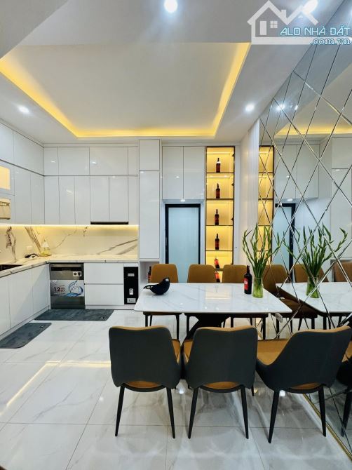 BÁN NHÀ 4 TẦNG NỘI THẤT ĐẸP, THOÁNG TRƯỚC SAU, GẦN MẶT NGÕ THÔNG, TRUNG TÂM HAI BÀ TRƯNG. - 4