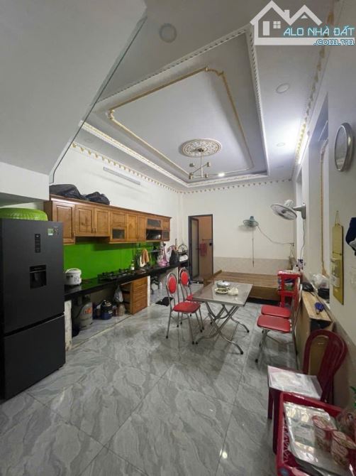 SIÊU PHẨM 4TẦNG GIÁ RẺ KHÔNG TƯỞNG,DT96.8M NGAY ĐƯỜNG LÀNG TĂNG PHÚ,XE HƠI NGỦ TRONG NHÀ - 4