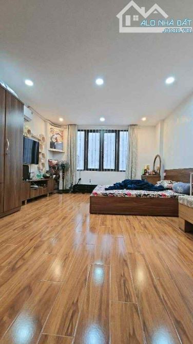 NHÀ ĐẸP PHÚC LỢI, Ở NGAY - LONG BIÊN 33.2M x 5T CHỈ 5.6 TỶ - 4