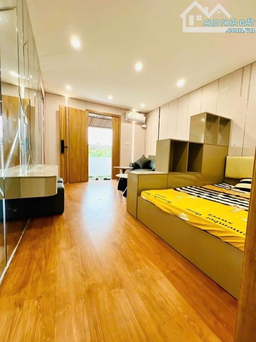 TẬP THỂ QUỲNH MAI - FULL NỘI THẤT - Ô TÔ ĐỖ CHÂN NHÀ - 2 THOÁNG SÁNG - 4