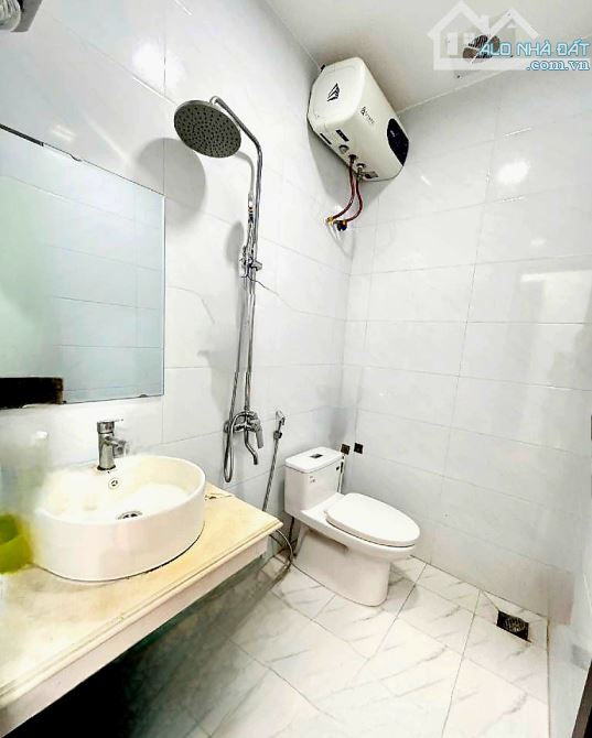 NHÀ ĐẸP PHÂN LÔ AN DƯƠNG VƯƠNG – Ô TÔ ĐỖ CỬA – FULL NỘI THẤT – GẦN CIPUTRA - 4