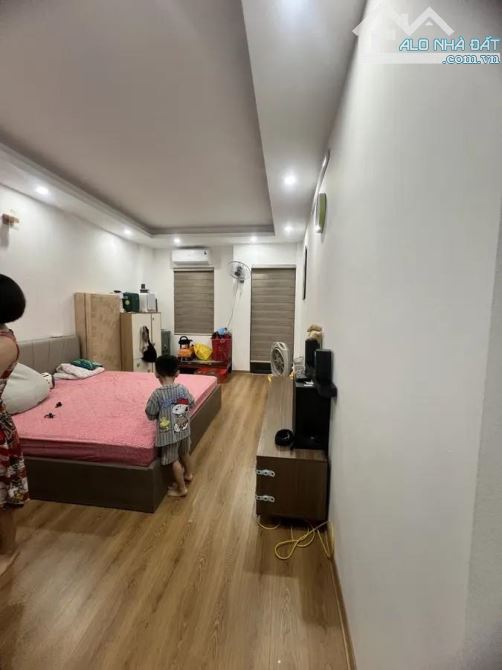 Bán Nhà Thạch Bàn Siêu Hiếm 37m2, 6 Tầng, Ô Tô Dừng Đỗ Trước Nhà, Full Nội Thất - 8.x Tỷ - 4