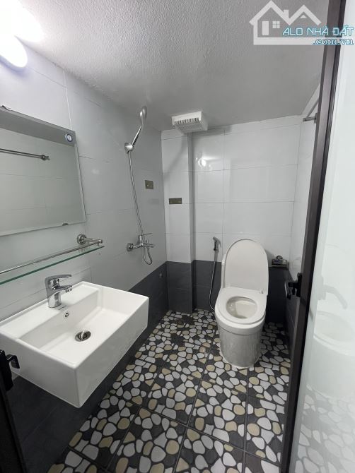 Bán nhà Kim Giang -ngõ rộng thoáng -nhà dân xây đẹp ở luôn -DT 30m -đủ công năng - 7.35 tỷ - 4