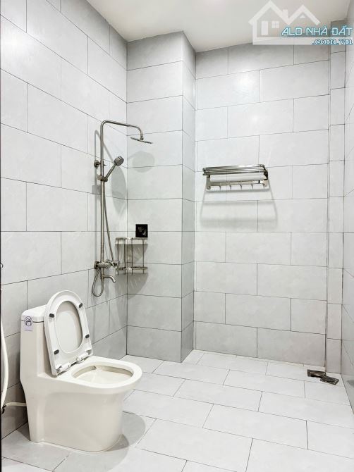 NHÀ PHỐ 3 TẦNG HẺM 185 ĐINH TIÊN HOÀNG - TRUNG TÂM BMT 3 Tỷ 680 triệu - 4