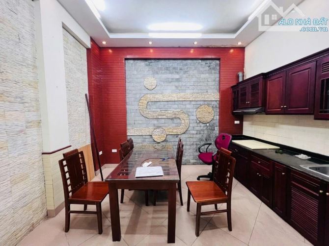 TRUNG KÍNH CẦU GIẤY 40m 5T MT4.2m 15.5 TỶ PHÂN LÔ OTO VÀO NHÀ CỰC HIẾM - 4