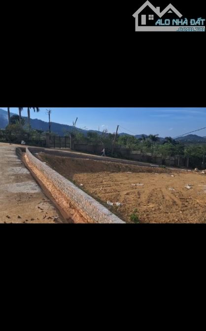 Lô góc 3 mặt tiền tại Yên Bài Ba Vì,view thoáng đẹp, gần nhiều khu resort, giá hơn 6tr/m2 - 4