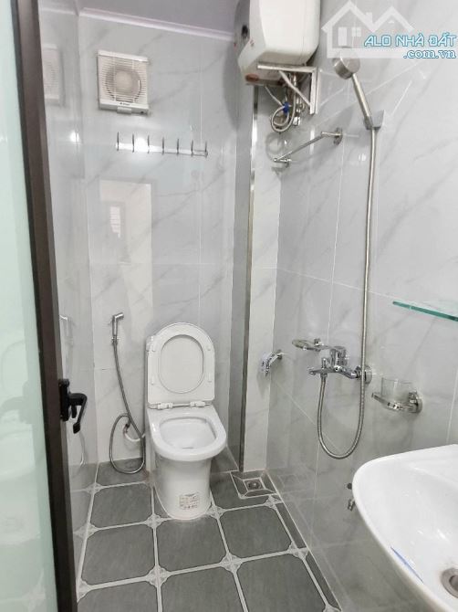 ☘️HƠN 5 TỶ 27M*5T- TRUNG PHỤNG- ĐỐNG ĐA- NHÀ MỚI MỚI - 2 MẶT NGÕ TRƯỚC SAU NGÕ THÔNG - 4