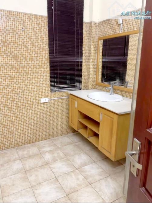 HOÀNG QUỐC VIỆT CẦU GIẤY 45m 6T MT3.83m 13.5 TỶ PHÂN LÔ Ô TÔ VÀO NHÀ - 4