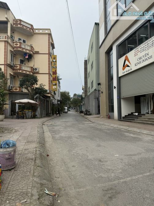 Bán đất khu đấu giá Cự Khối, vỉa hè ô tô tránh, 215m2, mặt tiền 15m, giá nhỉnh 28 tỷ. - 4