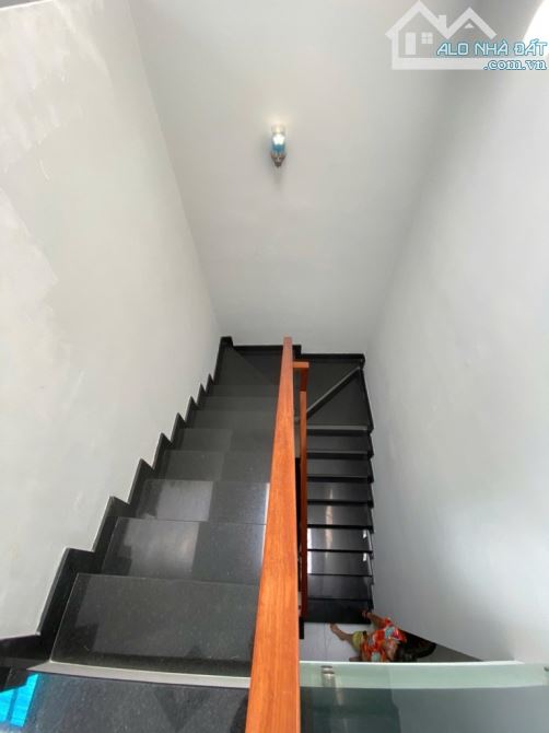 HẺM XE TẢI 6M 3 TẦNG- HƯƠNG LỘ 2- BÌNH TRỊ ĐÔNG A, Q.BÌNH TÂN- DT: 4*11M- 5 TỶ 05 - 4