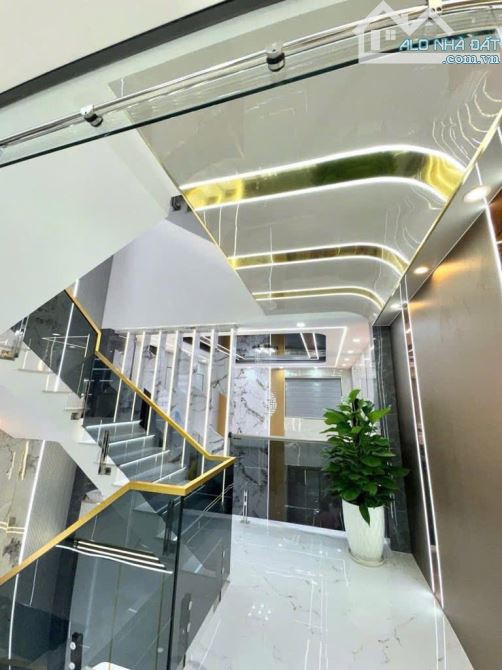 Siêu phẩm 5 Tầng Khu Vip hẻm 6m thông THẠNH XUÂN 25, Thới An - Diện tích 85m2 (4.5 x 19). - 4