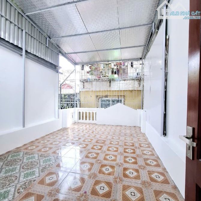👉 Nhà đẹp ô tô đỗ cửa DT 37m 4 tầng 4 ngủ (36) - 4
