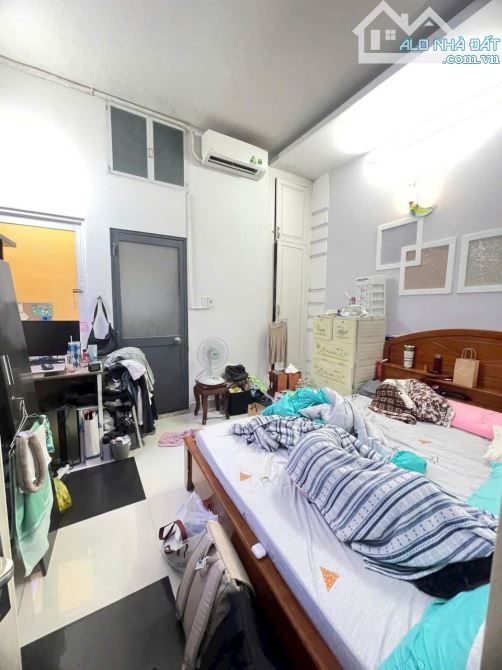Bán Nhà 2 Tầng Hẻm Thông Thoáng, Cách Đường Xe Hơi 20m Huỳnh Tấn Phát, P. Phú Thuận Quận - 4