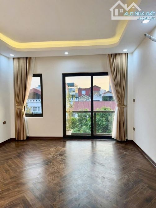 💥NHÀ 6 TẦNG x 45M2 - THẠCH BÀN - THANG MÁY - ĐƯỜNG Ô TÔ VÀO  MT 4,2m Giá : 9,2 tỷ - 4