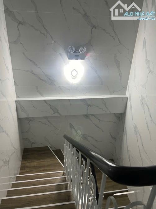 HXH 7 CHỔ 1 TRỤC - SÁT MT - CHU VĂN AN - P26 BÌNH THẠNH - NHÀ 3 TẦNG - 81M2 - CHỈ 13.9T TL - 4