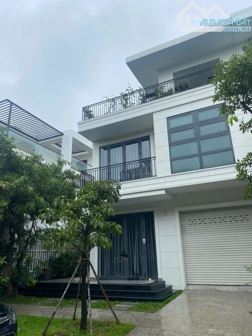 Bán Nhà Villa Park Thủ Đức - Compound cao cấp - 240m2 - 4PN - 4WC - 4
