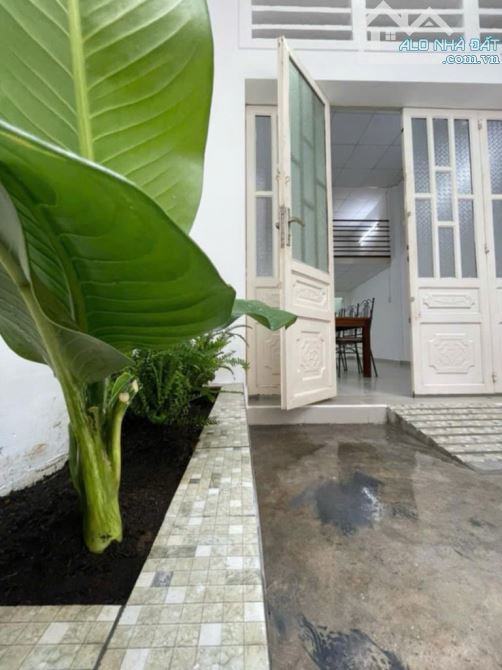 3.3 tỷ nhà Q7 sổ hồng riêng trên 60m2 1 trệt, 1 lửng dòng tiền 6tr/th - 4