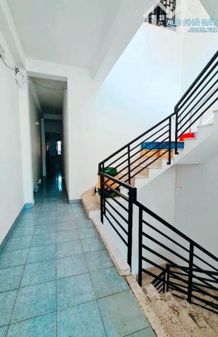 BÁN NHÀ MẶT TIỀN KHU VIP TÊN LỬA 4 TẦNG BTCT 96M2 CHỦ 1 ĐỜI XE HƠI NGỦ NHÀ GIÁ 7.X TỶ - 4