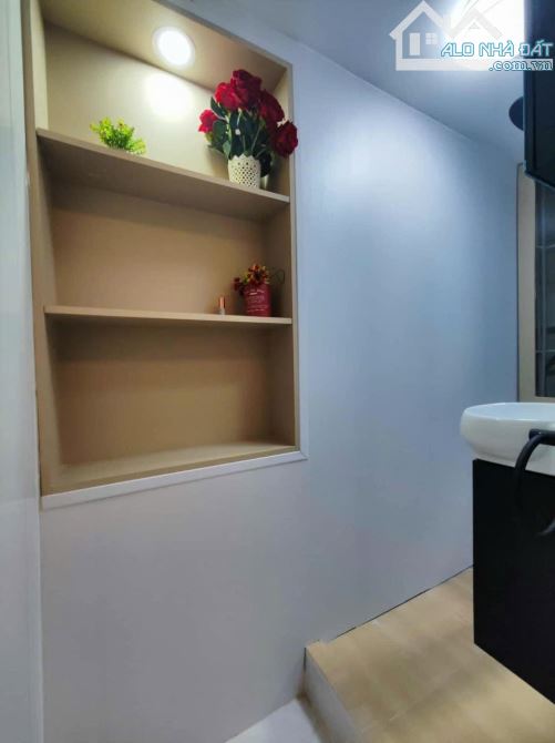 Cho thuê căn hộ tập thể phố Lê Thánh Tông, Hoàn Kiếm – Gần Nhà Hát Lớn, 3PN, Full nội thất - 4