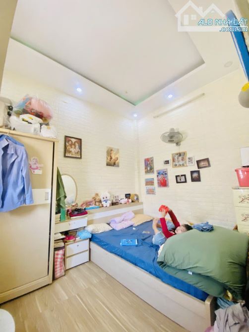Bán Gấp nhà Tây Thạnh Tân Phú gần trường đại học công thương 40m2 ,3Tầng Nhỉnh 4 tỷ - 4
