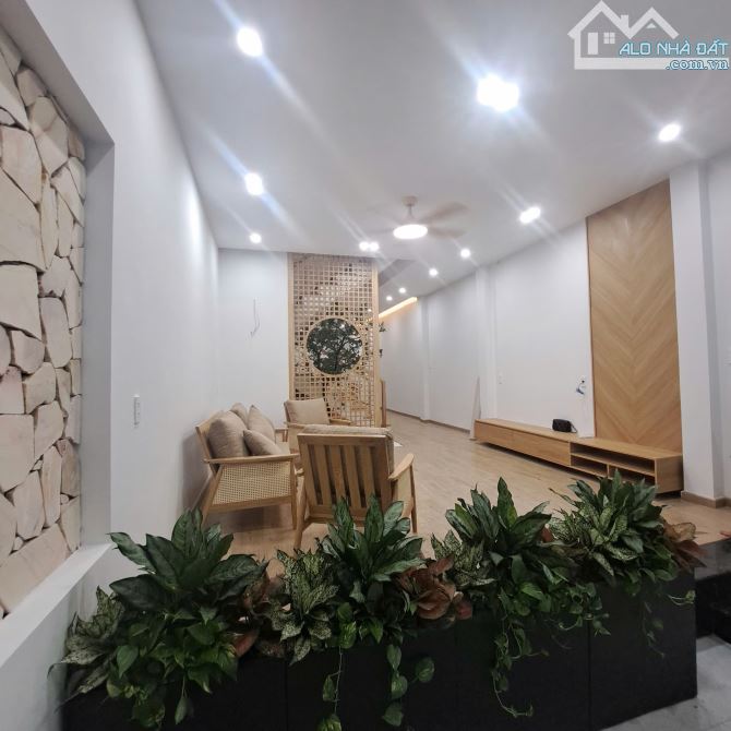 NHÀ MỚI 3 TẦNG HIỆN ĐẠI – FULL NỘI THẤT CAO CẤP – CẠNH LÔ GÓC NGUYỄN KHÁNH TOÀN - 4