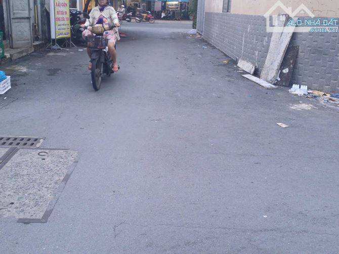 Bán Đất Tặng nhà C4 Lô góc kiệt Ô Tô Tiểu La - 5