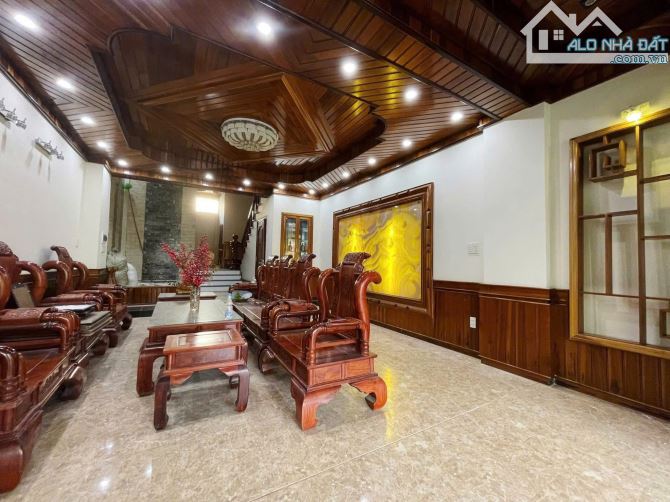 Nhà 5 Tầng Mặt Tiền kinh doanh đường Phạm Văn Đồng hiện đang kinh doanh tốt - 5
