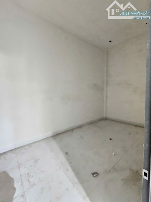 Nhà cấp 4 hẻm ô tô thông gần chợ Dĩ An 1, sổ riêng, 2841 Dĩ An - 5