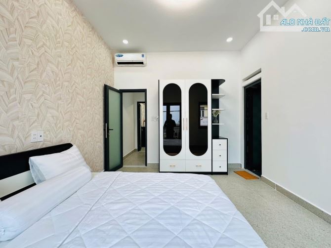 Bán gấp nhà 60m2 ngay TTTM Gigamall - Đ. Số 18, Thủ Đức. Giá: 2.8 Tỷ. SHR, hẻm ô tô 5m - 5