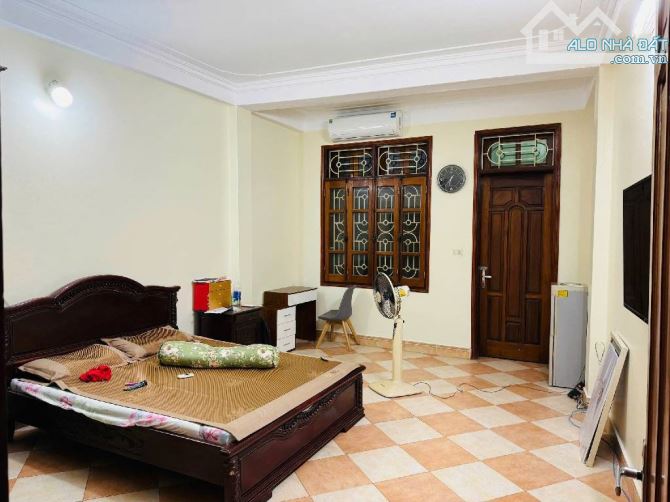 Bán Nhà Lê Thanh Nghị : KHU VỰC ĐẤT HỌC - LÔ GÓC 2 MẶT TIỀN - Ô TÔ TRÁNH - DÂN XÂY - 5